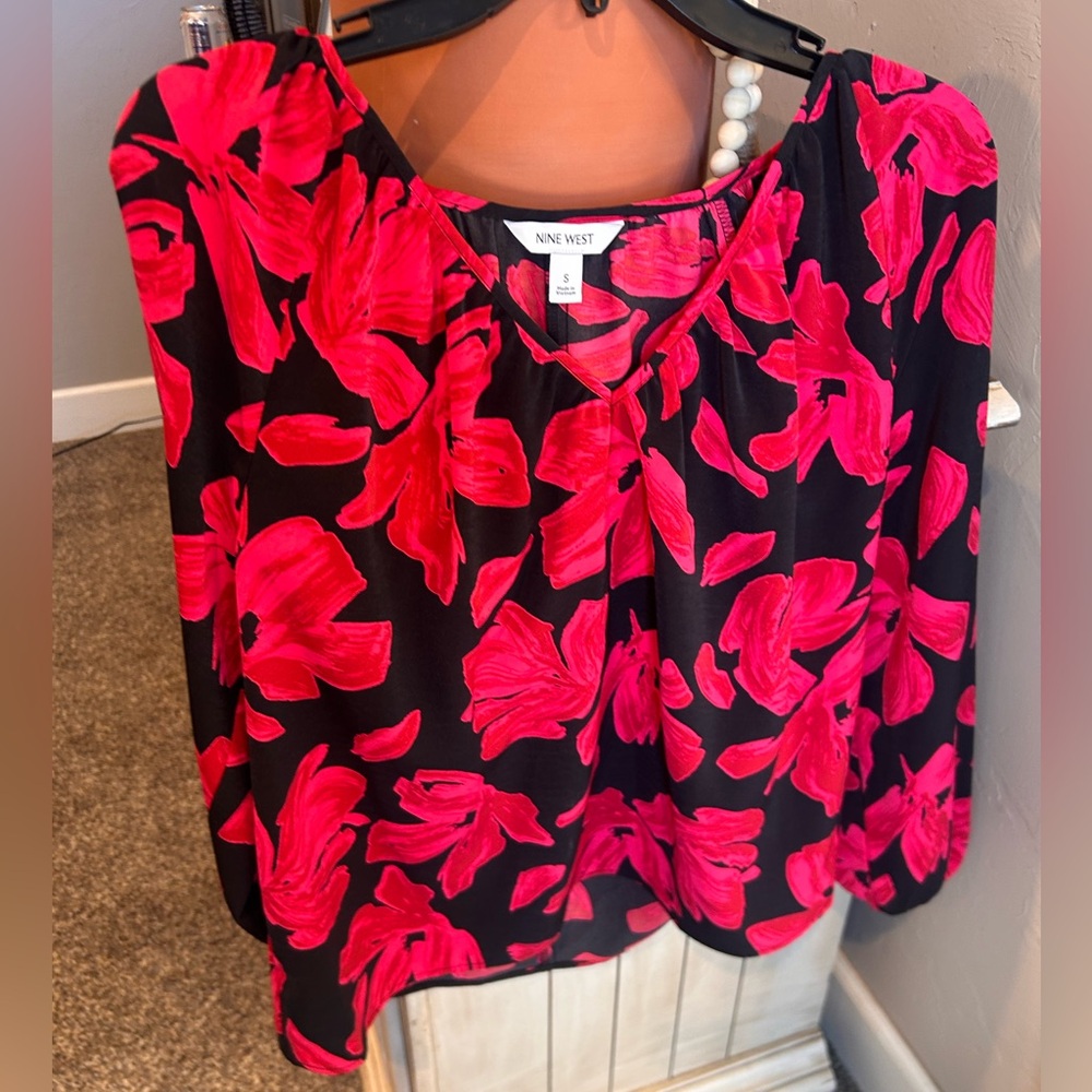Nine West Black and Pink Floral Blouse